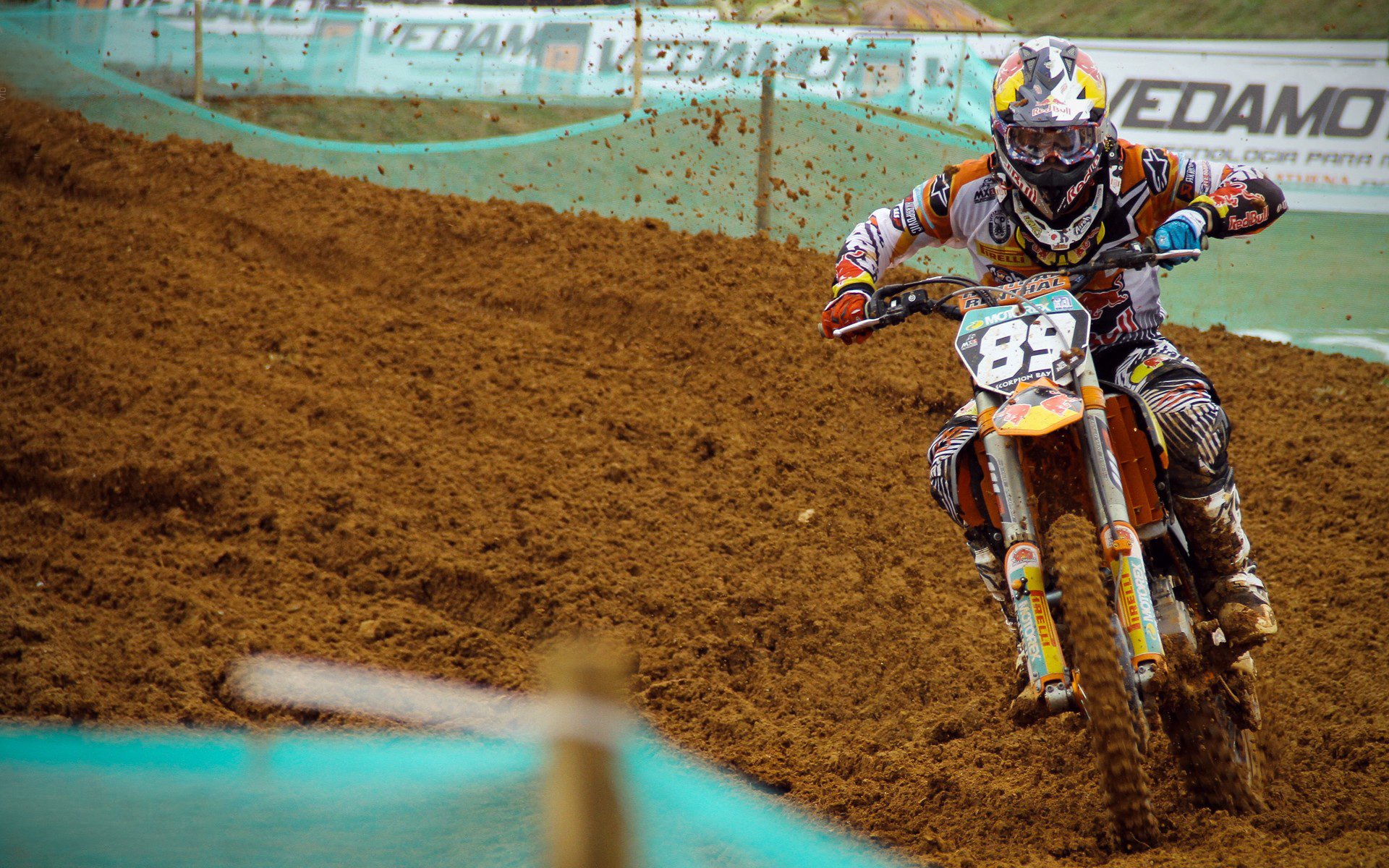 九游电竞-青少年“拼搏青春”公益主题展在青海拉开帷幕,激发青春正能量